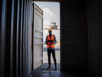 貨品燈具（臺燈、落地燈、吊燈）經(jīng)昆明市采納輪船貨運抵到美國——門羅