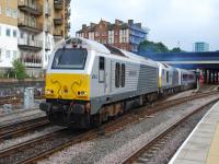 貨品鉤編織物經(jīng)蘇州市選擇空運(yùn)物流配送到東盟