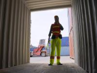 跨境物流費用構成詳解：海運、空運、清關附加費避坑手冊