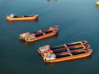 美軍空襲敘利亞東部一民居