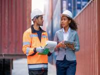 國內首艘甲醇雙燃料集裝箱船完成國產綠色甲醇加注