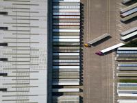 貨品口腔護(hù)理用品（漱口水、牙線）從上海市采取輪船配送到達(dá)美國