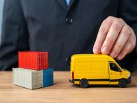 事故！集裝箱船和油輪在北海相撞起火