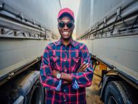 貨品松樹從上海市選擇海運快遞到赤道幾內(nèi)亞——里亞巴