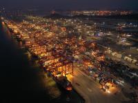 物品潤滑劑從寧波市選擇輪船配送至意大利——烏迪內(nèi)