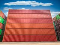 哪些國際快遞公司在時效和價格上表現較為出色？