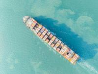 中國至南美東航線，船只遇險99個集裝箱墜海！