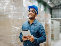 深圳港集裝箱吞吐量首破3000萬標箱 連續十年居全球前四