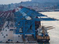 倉儲自營還是外包？